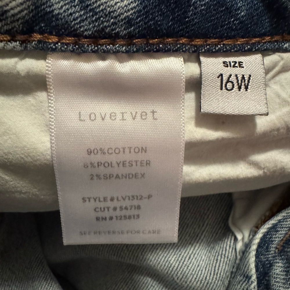 🥳HOST PICK🥳 Lovervet NWT- Wide Leg TUMMY CONTROL Flare Jeans - Picture 4 of 5